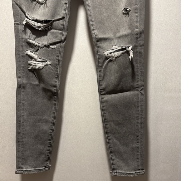 American Eagle High Rise Distressed Jegging - Picture 3 of 8